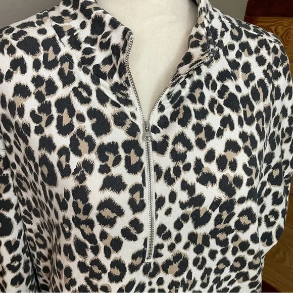 Old Navy Leopard Print Oversized Half Zip Mock Neck Pullover Sweatshirt Medium - Picture 4 of 10